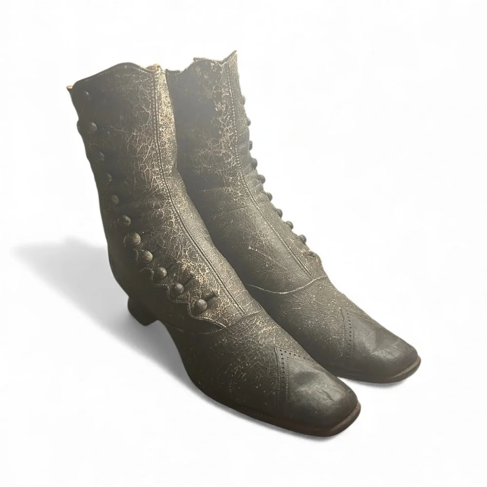 Antique 1890s Victorian Women’s Button Boots